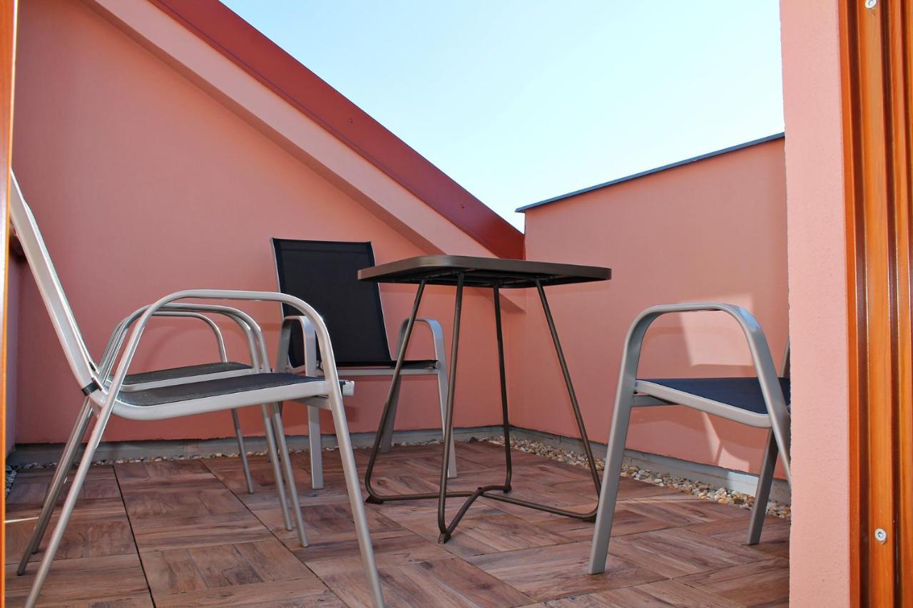 Attic With Parking, Near The Center Of Cb - 110M2 Apartment Ceske Budejovice Bagian luar foto