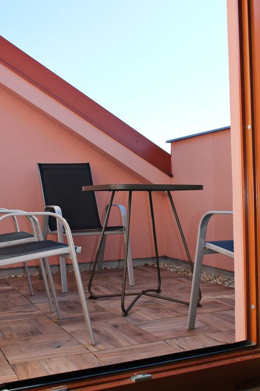 Attic With Parking, Near The Center Of Cb - 110M2 Apartment Ceske Budejovice Bagian luar foto